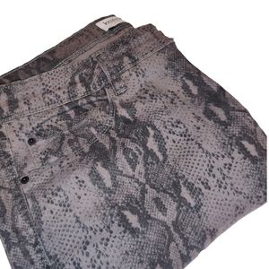 Kensie women's snake print ankle jeans size 8